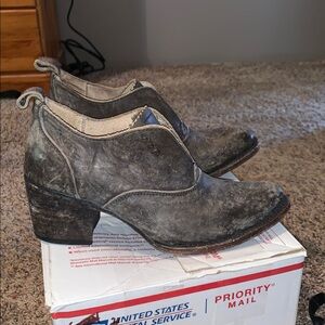 Freebird Sadie Bootie Women’s 6 Distressed Leather Ankle Boots Oxford Slip On